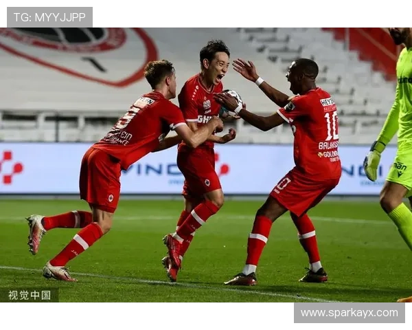 黄潜球员闪耀赛场，表现抢眼助球队取得关键胜利